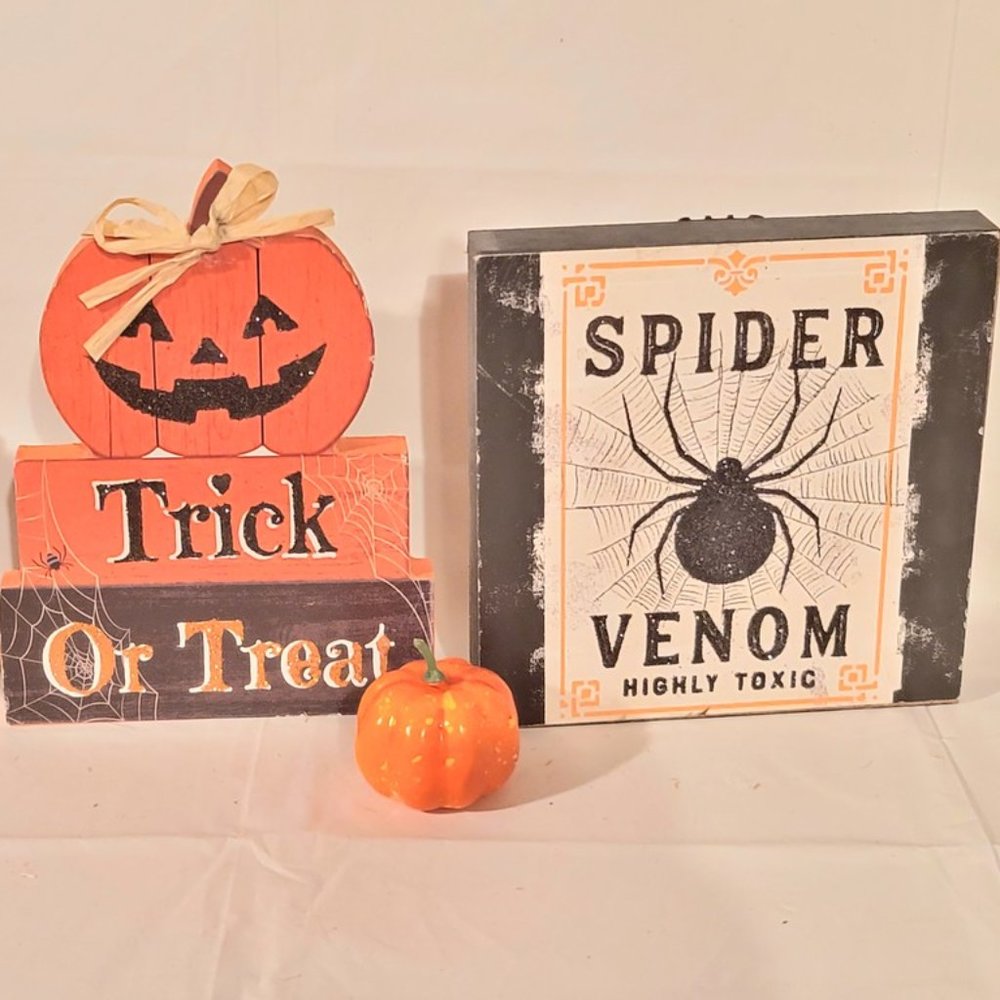 Wood Pumpkin Trick Treat & Spooky Spider Venom Stand Up Plaques Halloween Decor